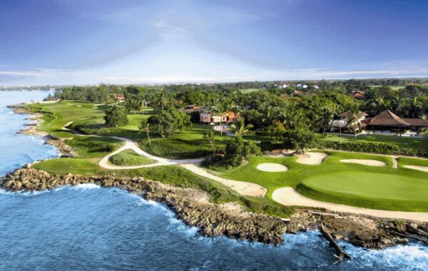 Luxury Escape: Save Up to 62% + Complimentary Golf…
